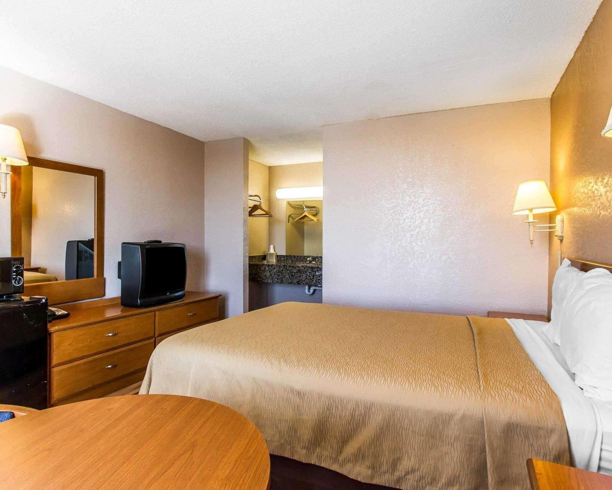 אוקלהומה סיטי Econo Lodge Inn & Suites Near Bricktown מראה חיצוני תמונה
