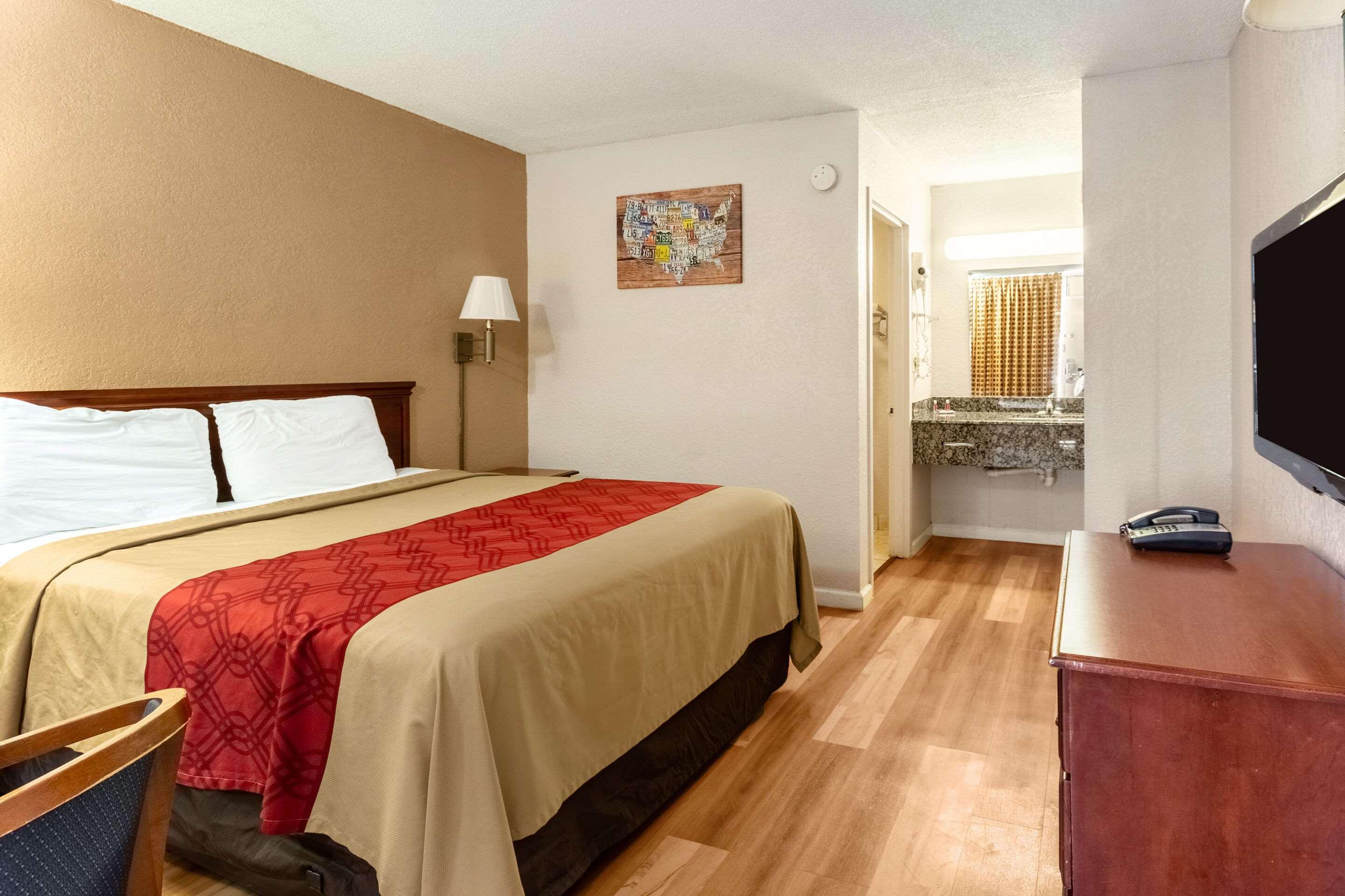 אוקלהומה סיטי Econo Lodge Inn & Suites Near Bricktown מראה חיצוני תמונה