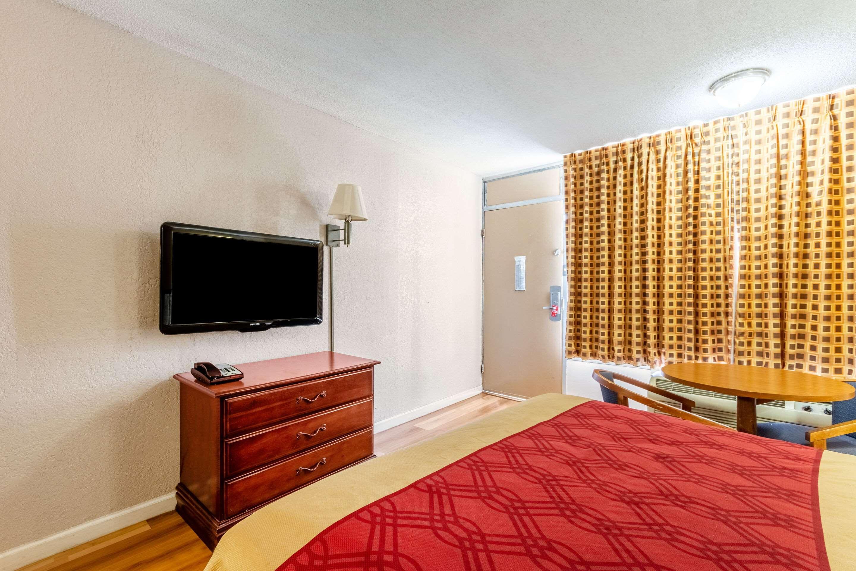 אוקלהומה סיטי Econo Lodge Inn & Suites Near Bricktown מראה חיצוני תמונה