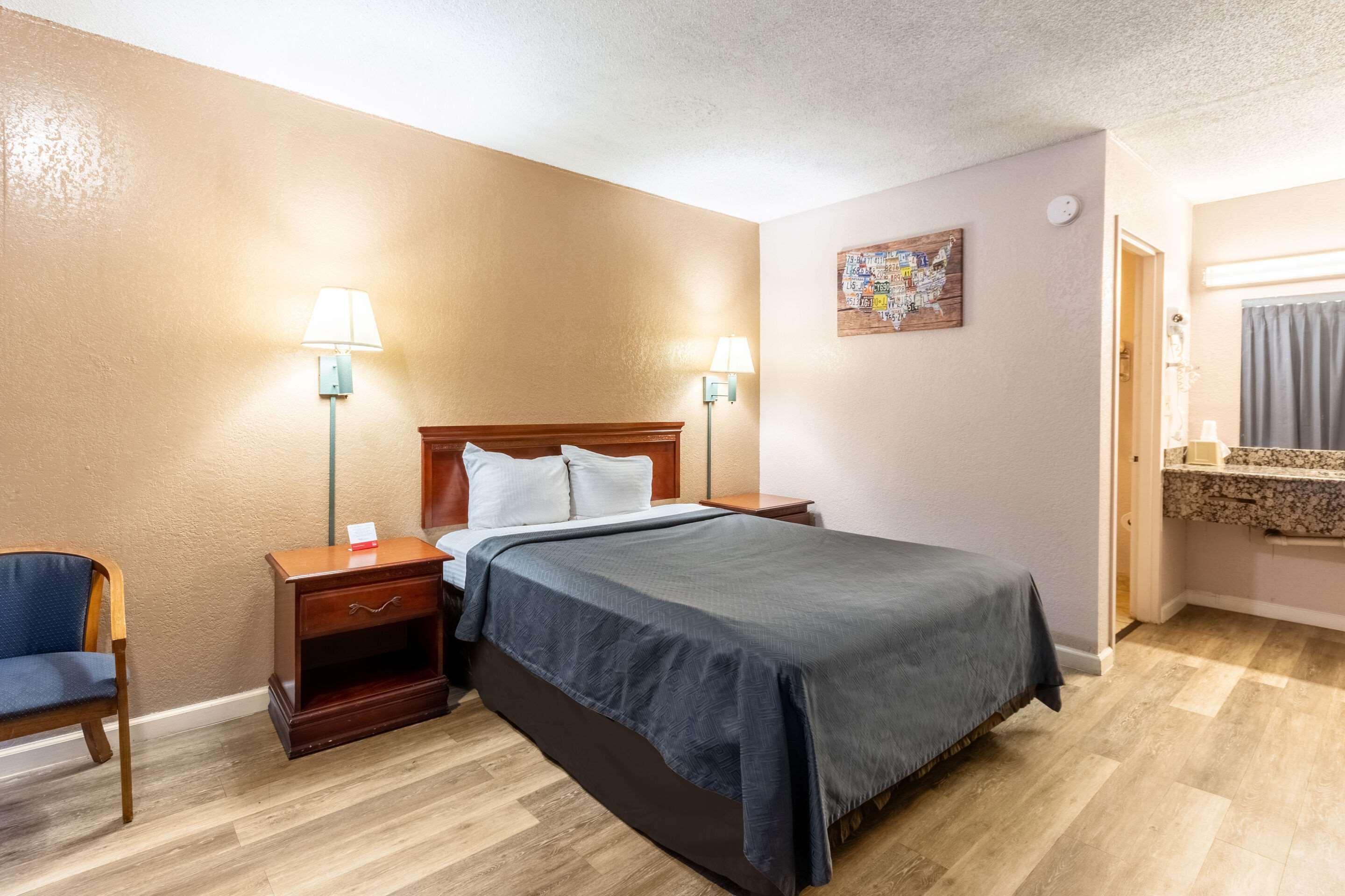 אוקלהומה סיטי Econo Lodge Inn & Suites Near Bricktown מראה חיצוני תמונה