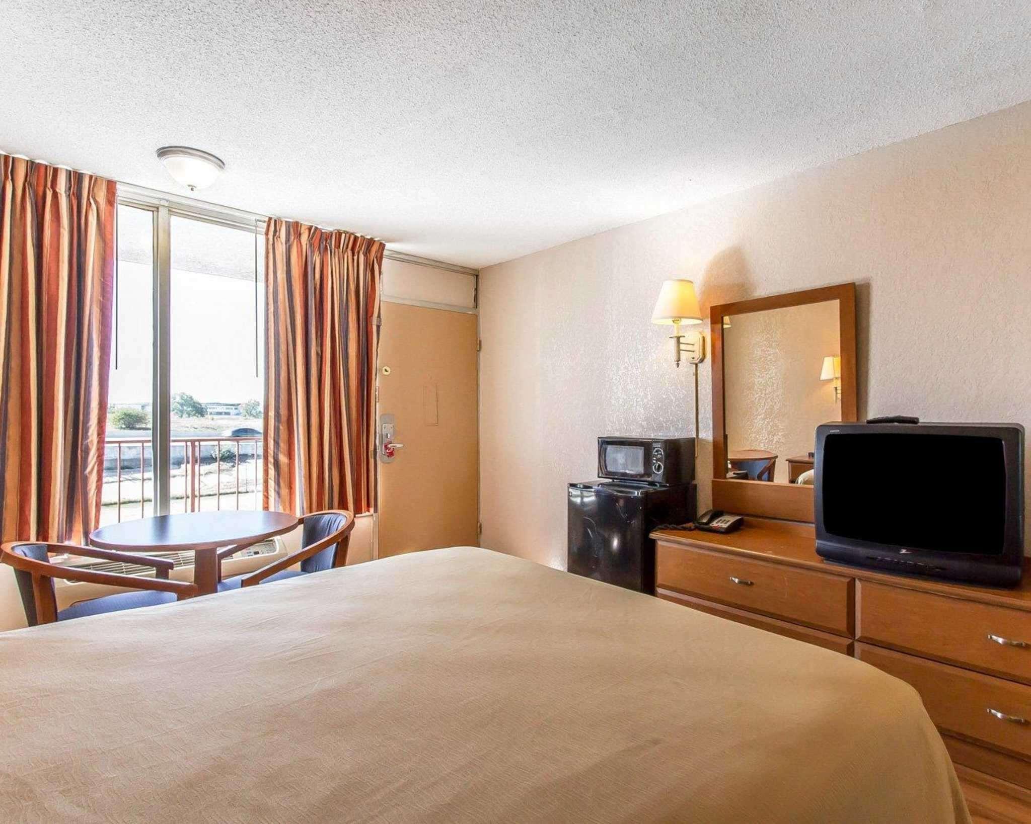 אוקלהומה סיטי Econo Lodge Inn & Suites Near Bricktown מראה חיצוני תמונה