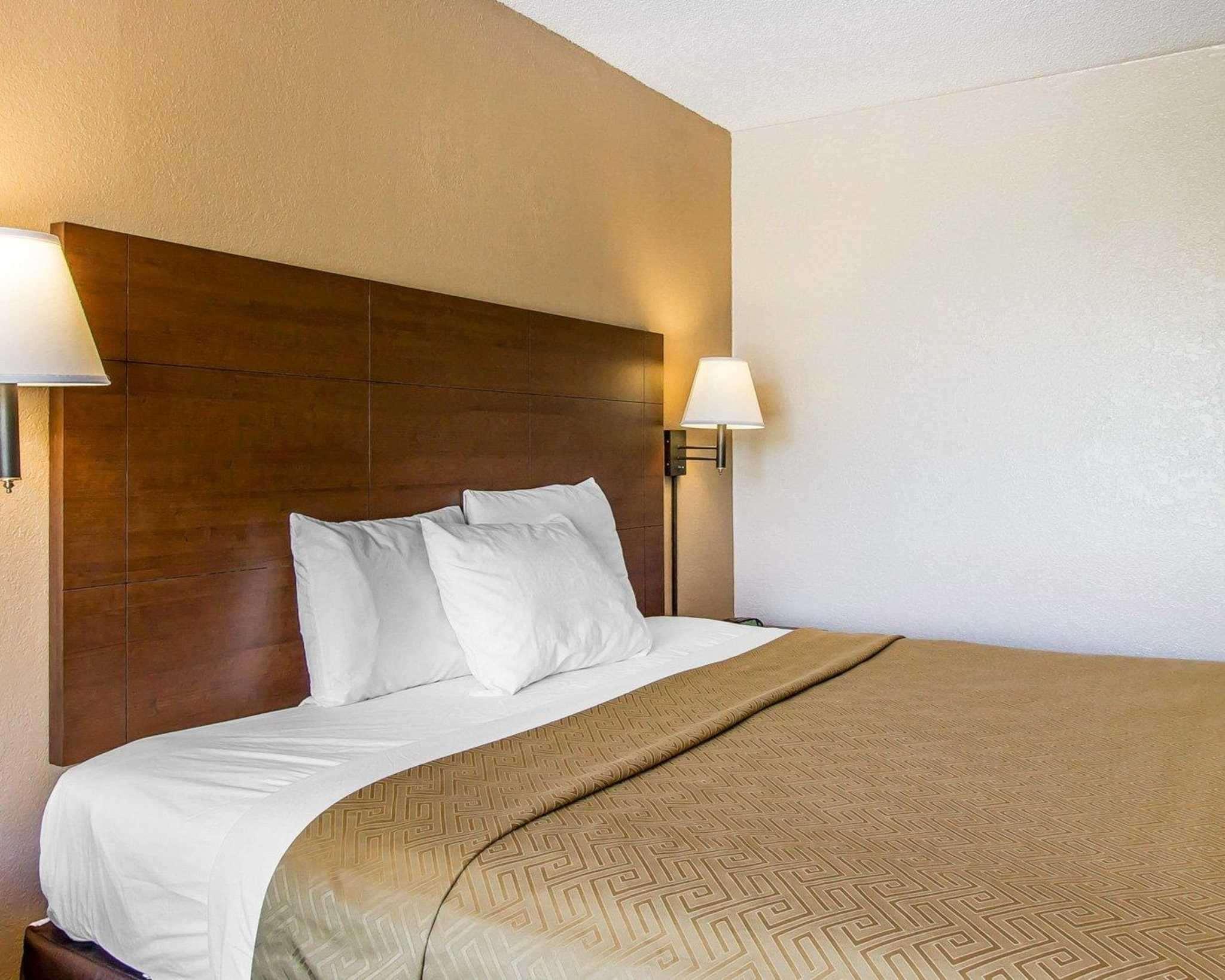 אוקלהומה סיטי Econo Lodge Inn & Suites Near Bricktown מראה חיצוני תמונה