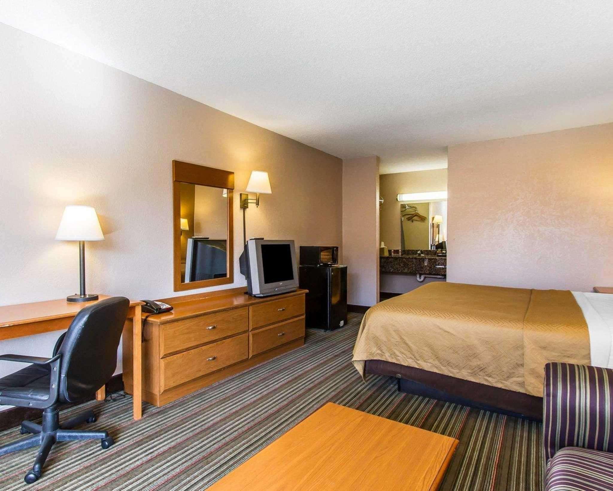 אוקלהומה סיטי Econo Lodge Inn & Suites Near Bricktown מראה חיצוני תמונה