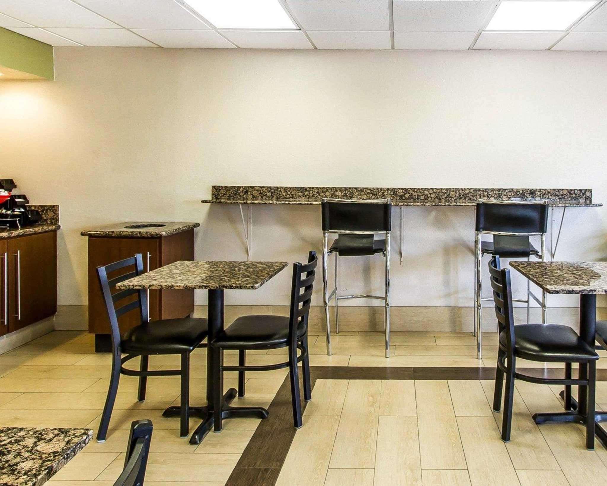 אוקלהומה סיטי Econo Lodge Inn & Suites Near Bricktown מראה חיצוני תמונה