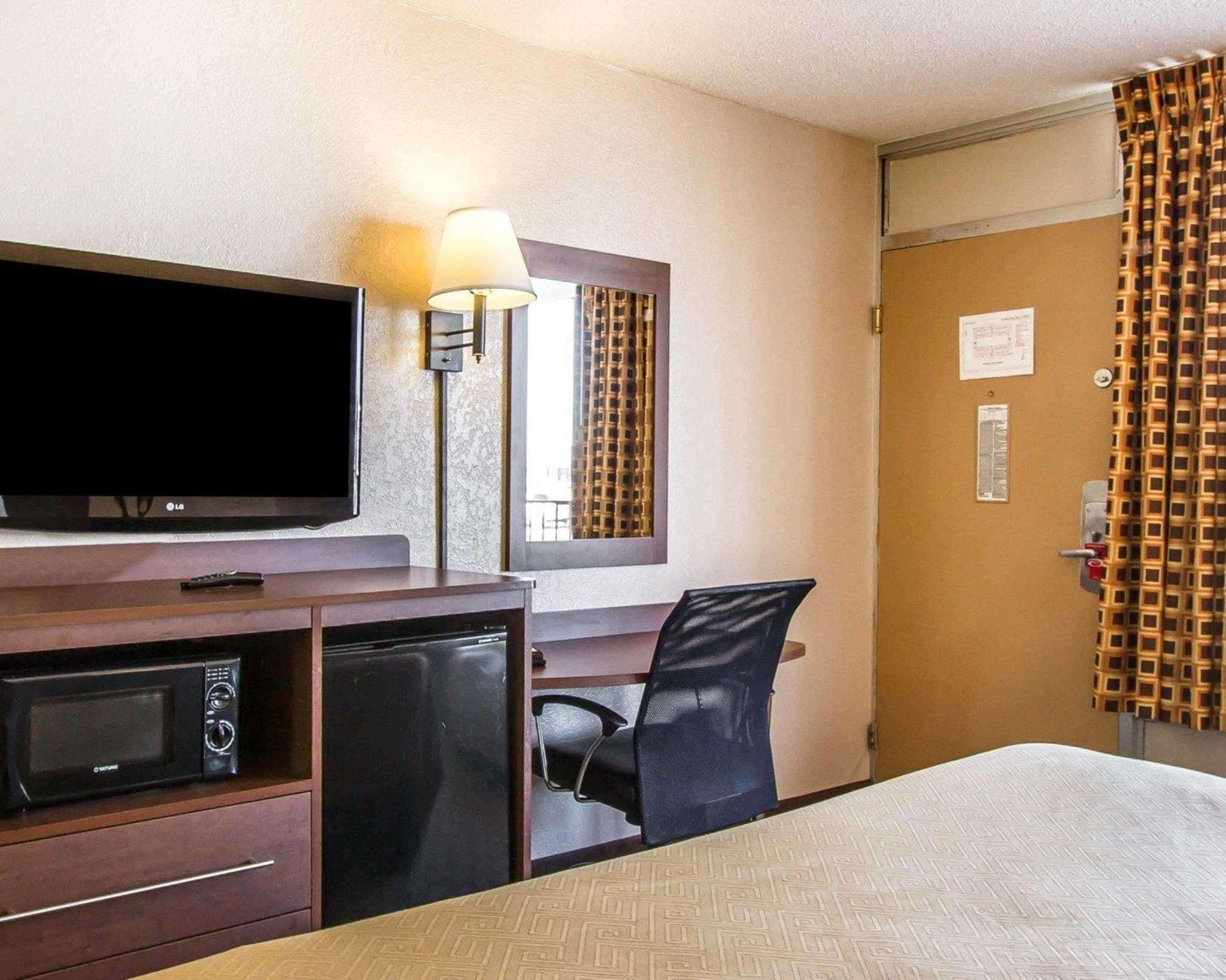 אוקלהומה סיטי Econo Lodge Inn & Suites Near Bricktown מראה חיצוני תמונה