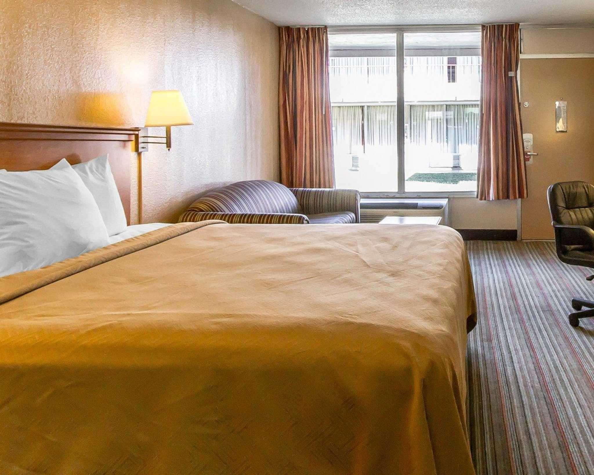אוקלהומה סיטי Econo Lodge Inn & Suites Near Bricktown מראה חיצוני תמונה