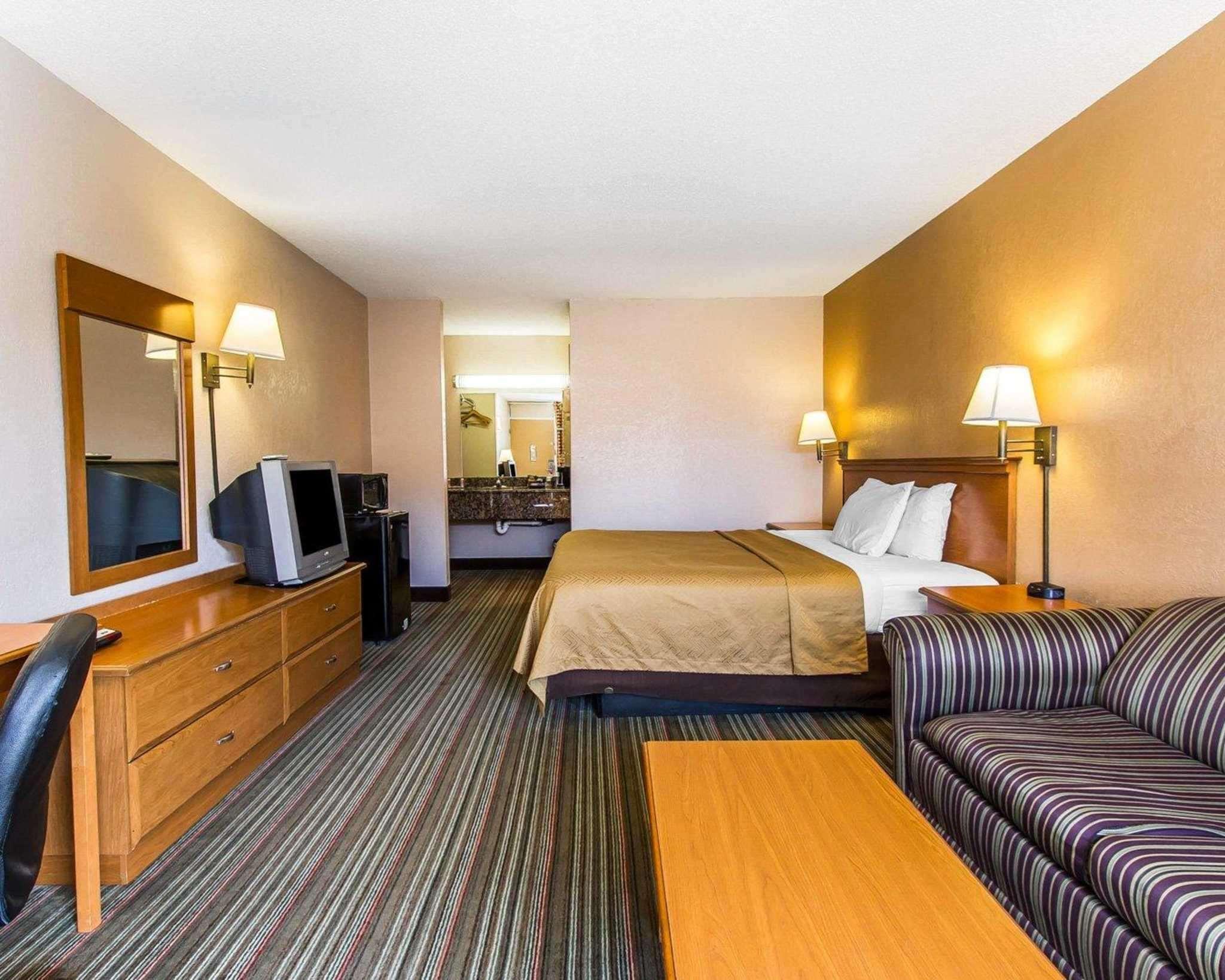 אוקלהומה סיטי Econo Lodge Inn & Suites Near Bricktown מראה חיצוני תמונה