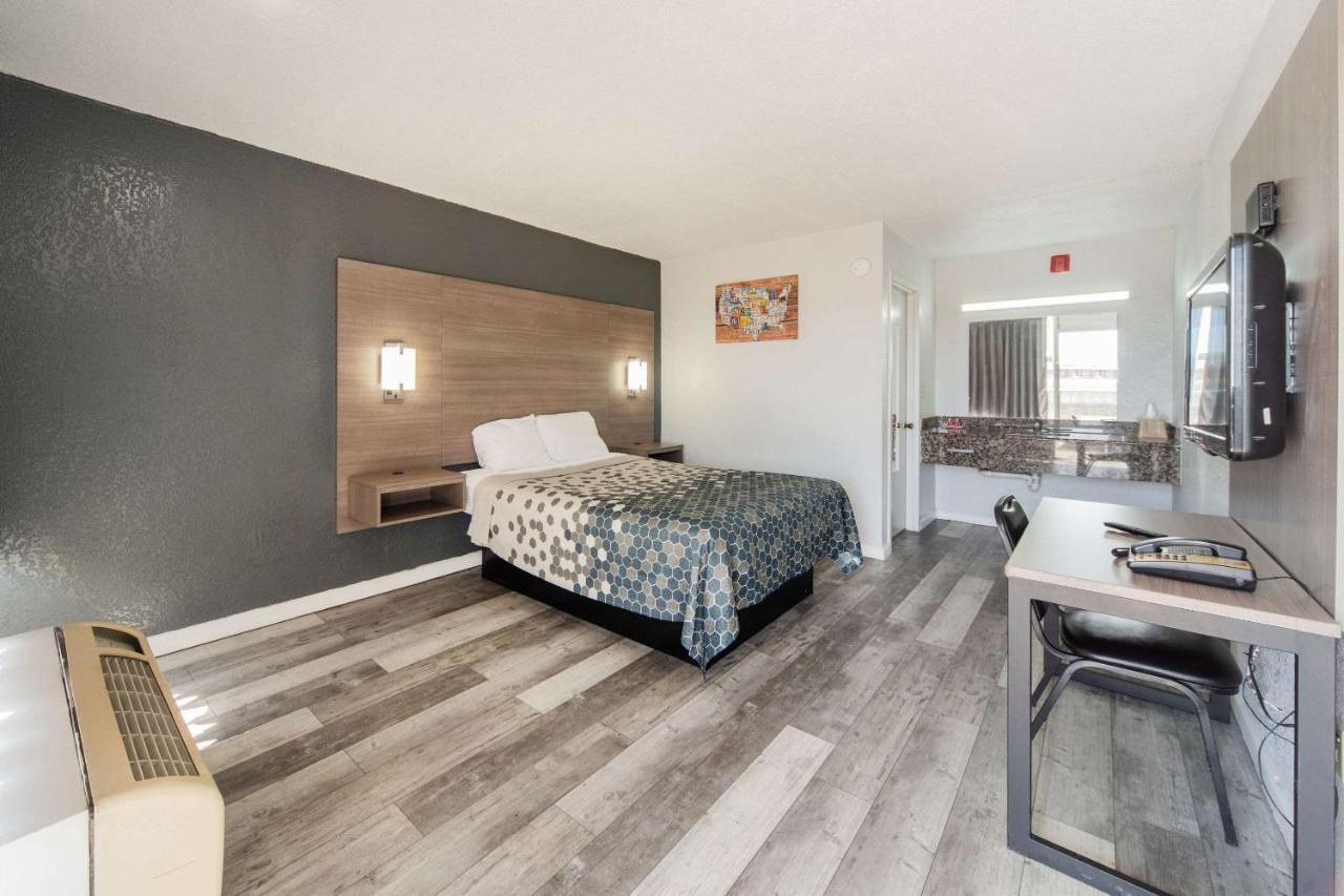 אוקלהומה סיטי Econo Lodge Inn & Suites Near Bricktown מראה חיצוני תמונה