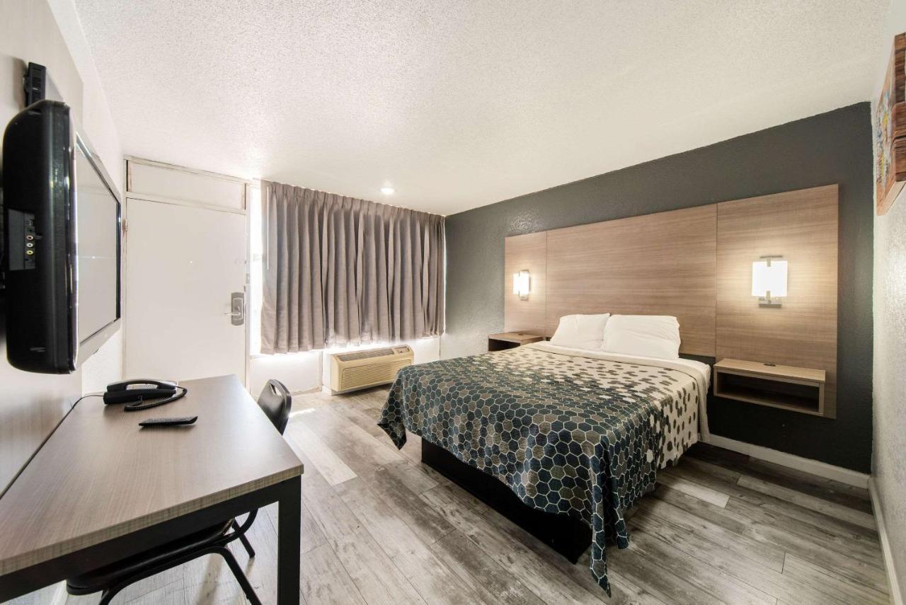 אוקלהומה סיטי Econo Lodge Inn & Suites Near Bricktown מראה חיצוני תמונה